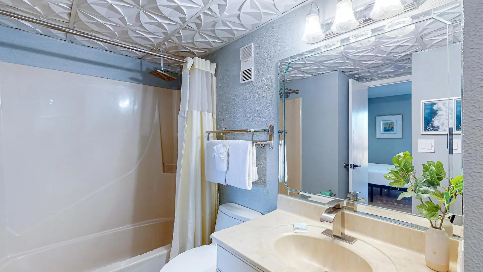 Edgewater Beach Resort #T1-205 Panama City Beach Nyaraló